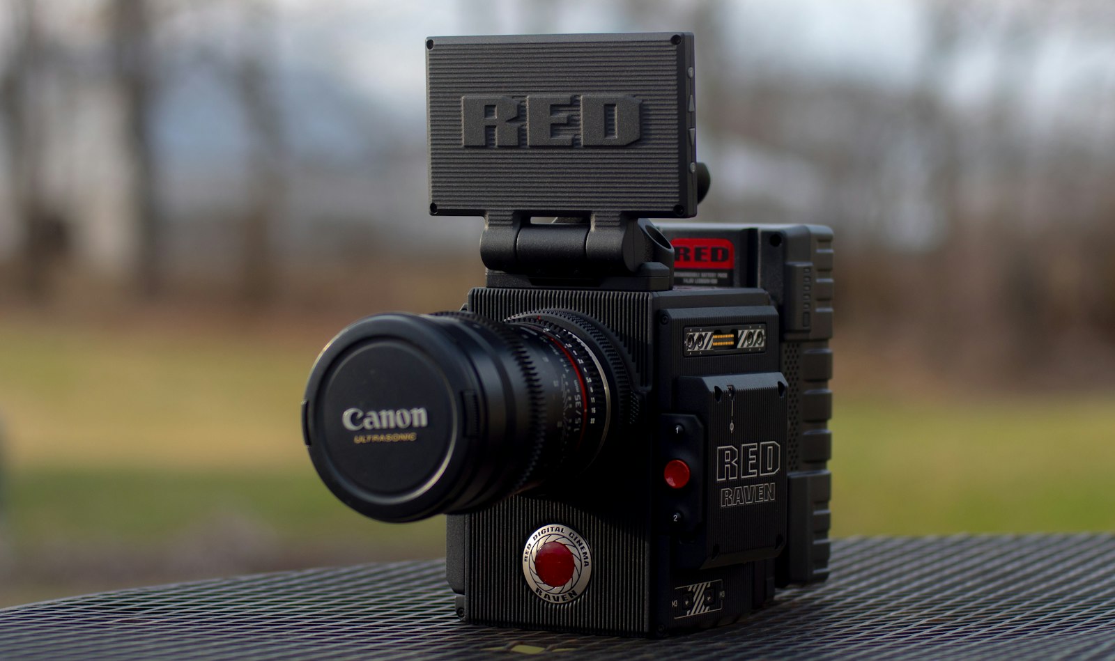 Kamera připravená k natáčení videoobsahu